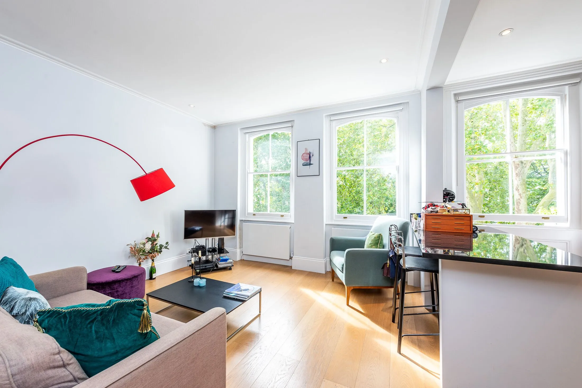 Flat Cornwall Gardens in Greater London