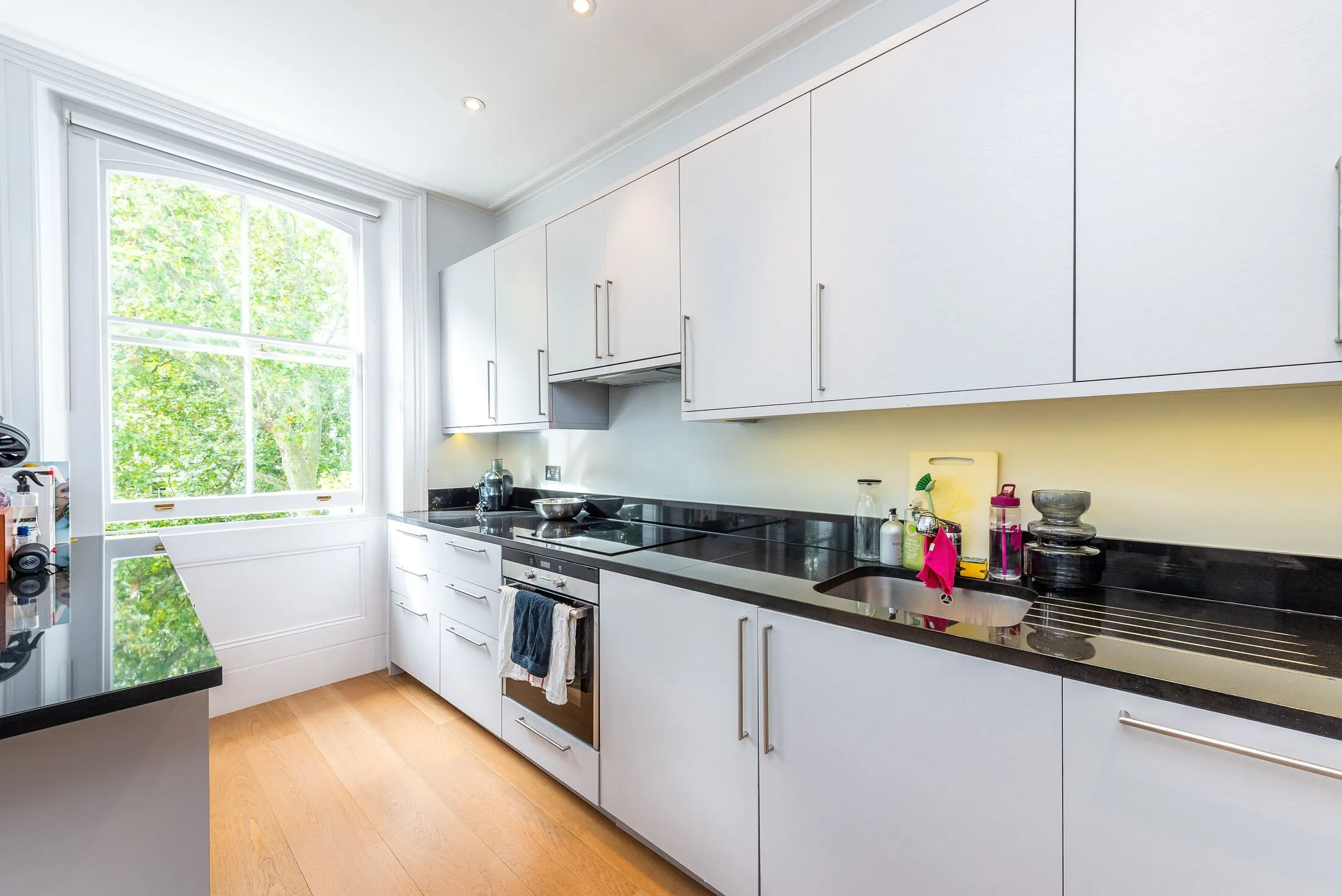 Flat Cornwall Gardens in Greater London