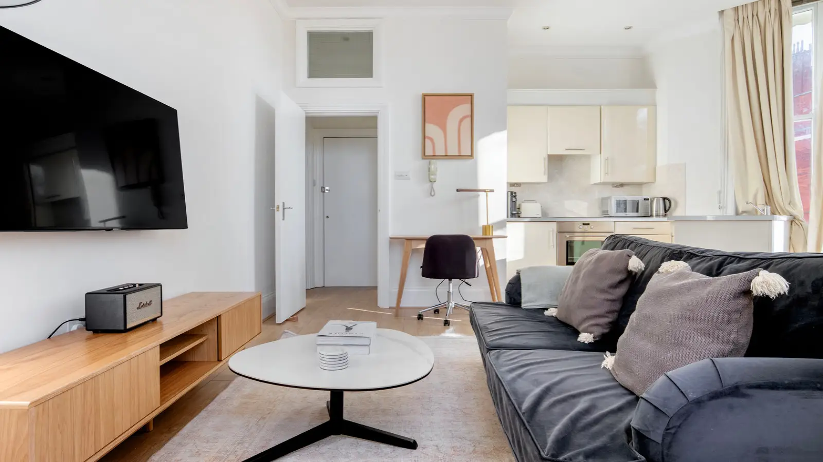Flat Earl's Court Gardens in Greater London