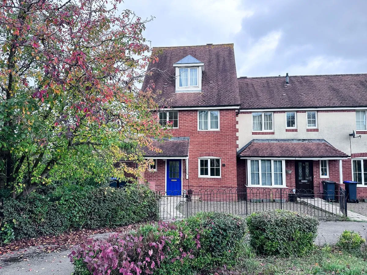 House Pointers Way in Amesbury