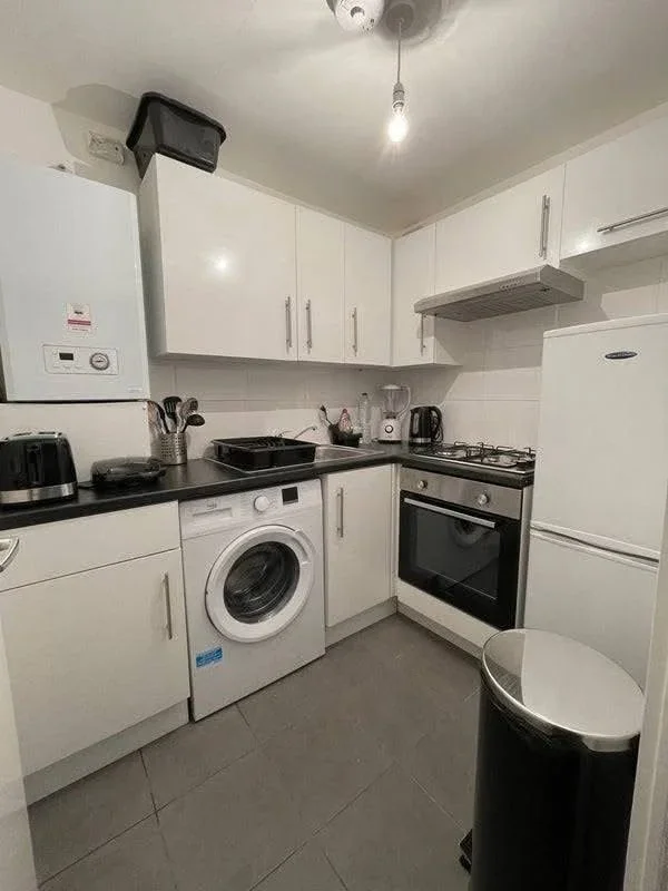 Room Dunkeld Road in Greater London