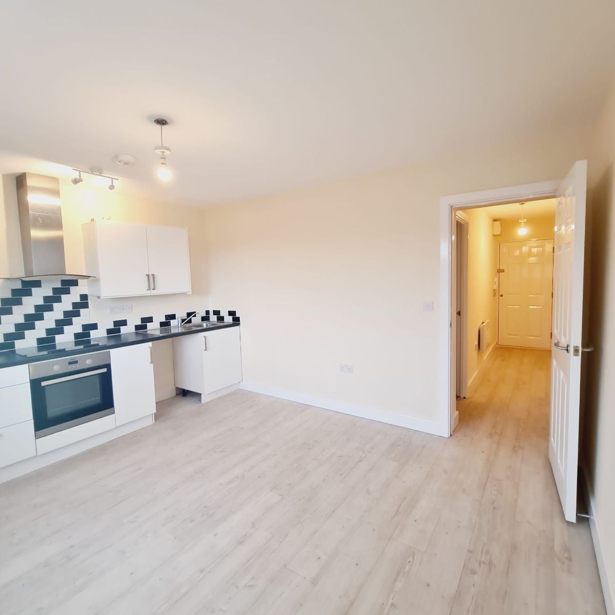 Flat Midland Road in Wellingborough