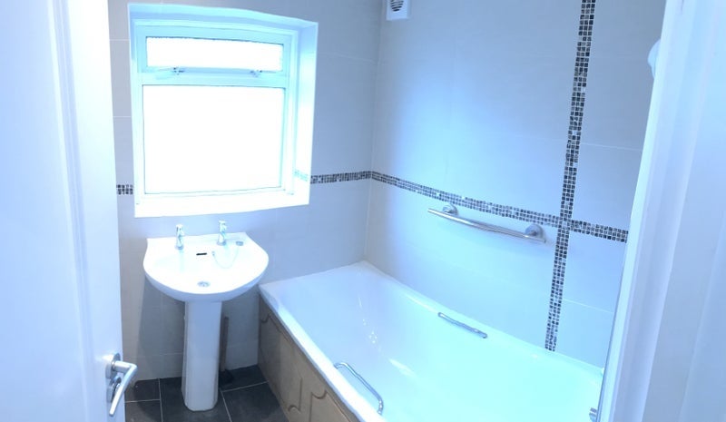 Room Leyton Grange in Greater London