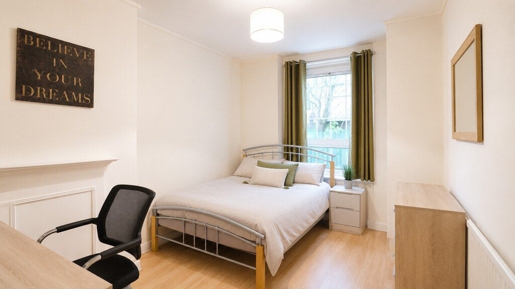 Room Gill Street in Greater London