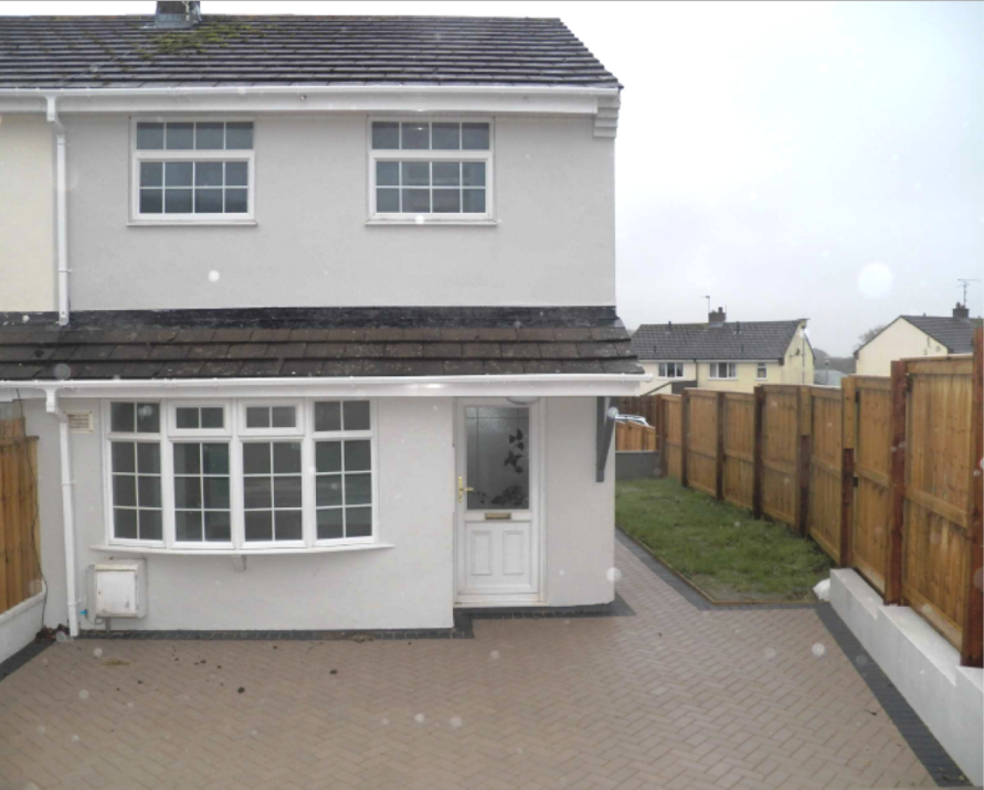 House Saunders Road in Sageston