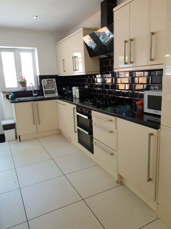 Flat Studley Drive in Greater London