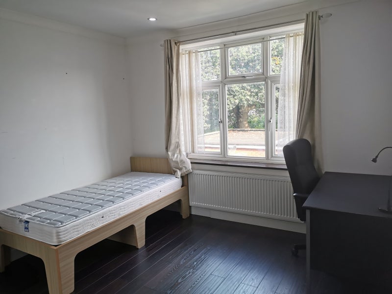 Flat Studley Drive in Greater London