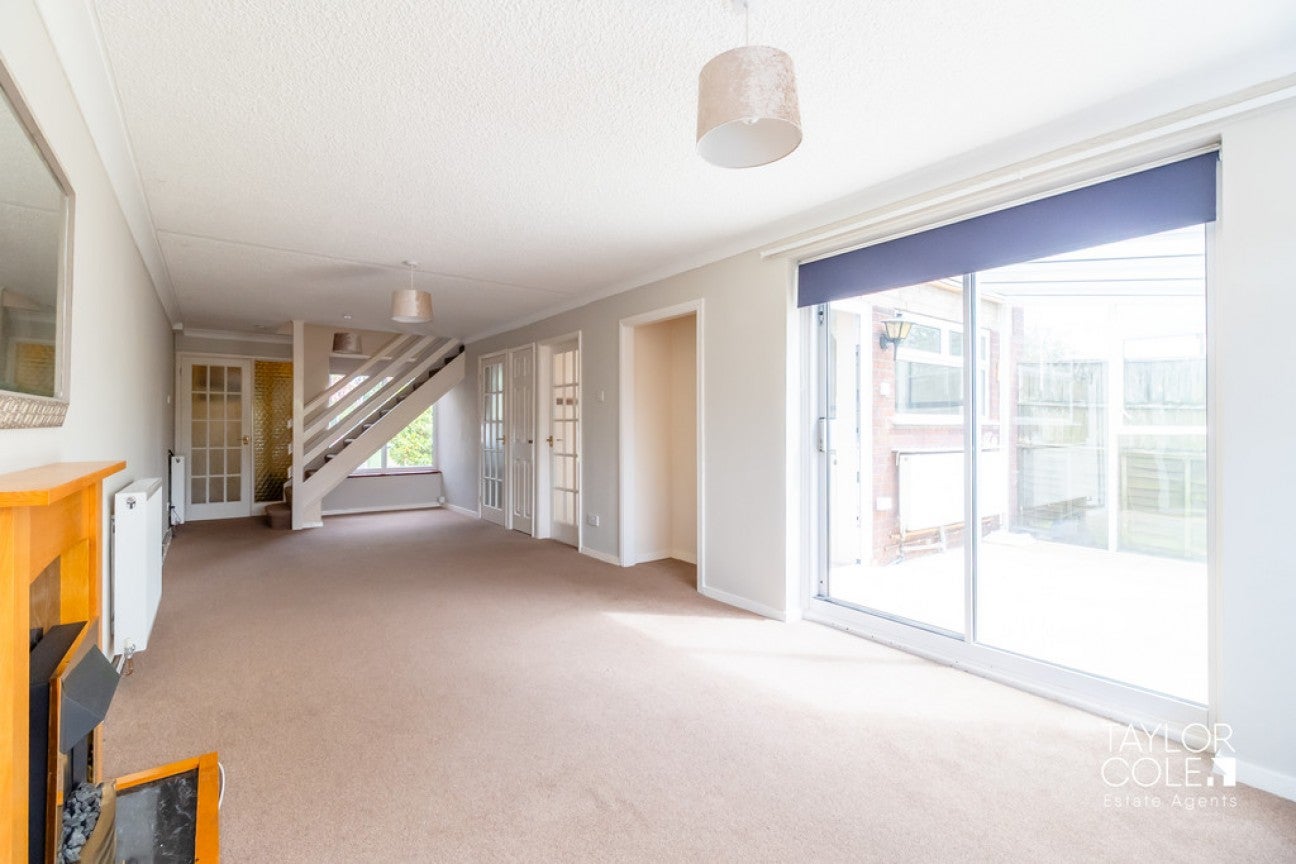 House Danelagh Close in Tamworth