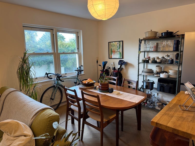Room Kneller Road in Greater London