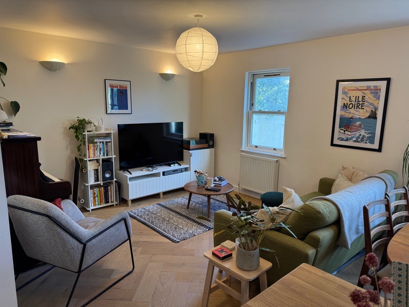 Room Kneller Road in Greater London