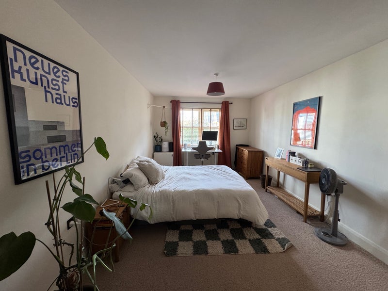 Room Kneller Road in Greater London