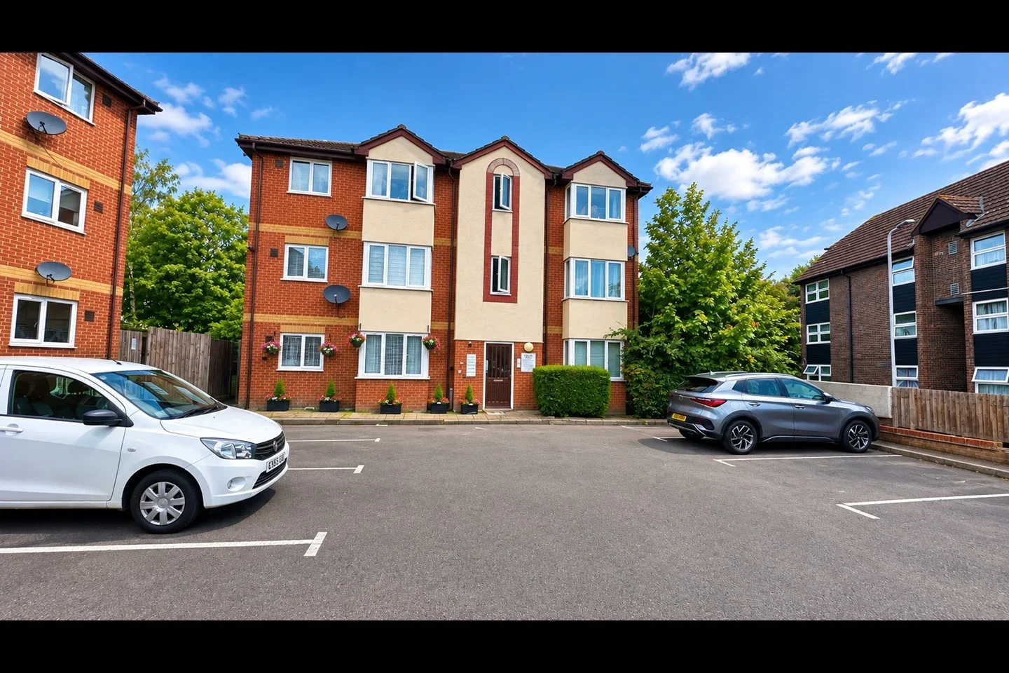 Flat Natasha Court in Greater London