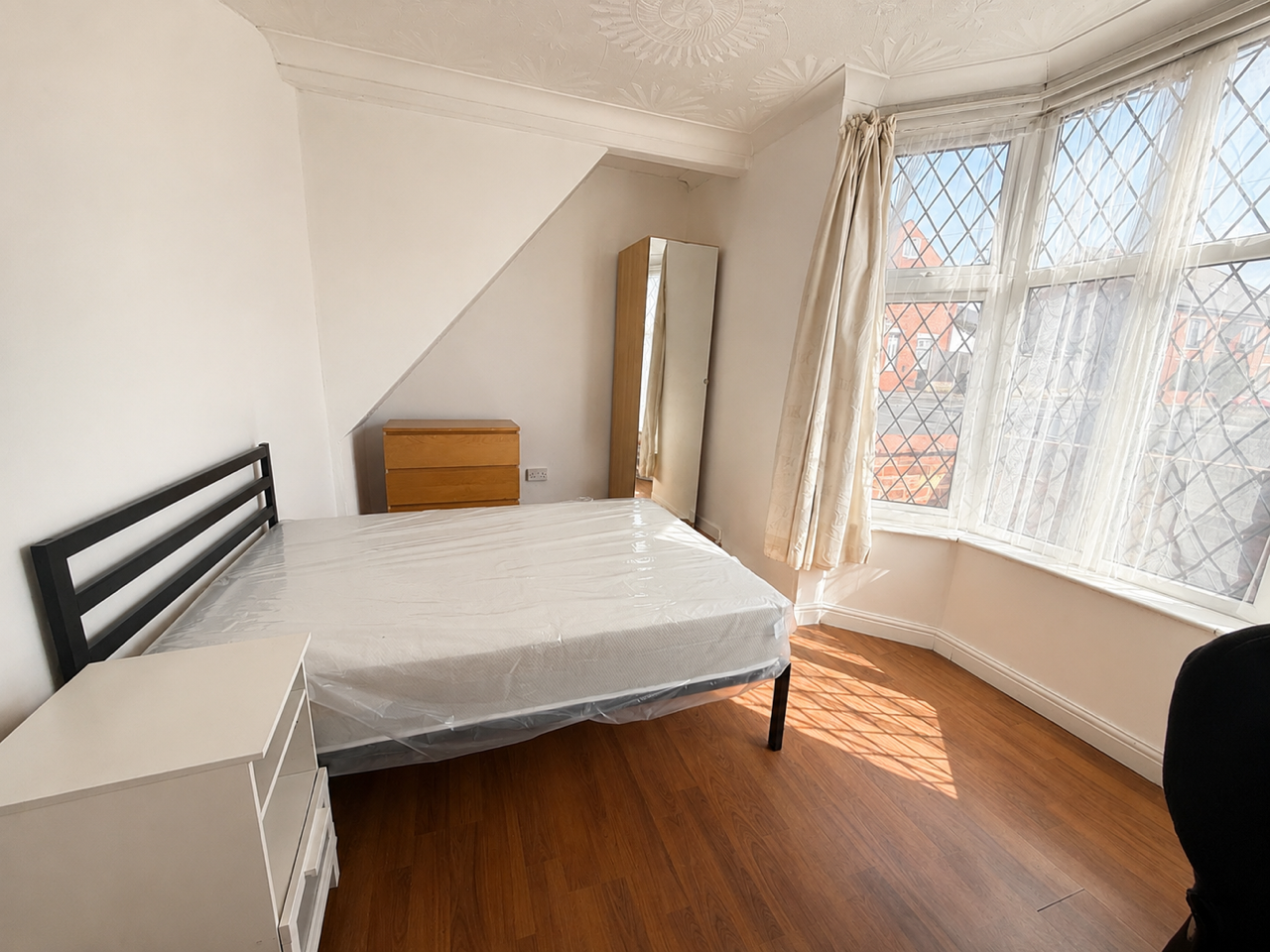 Room Humber Avenue in Coventry
