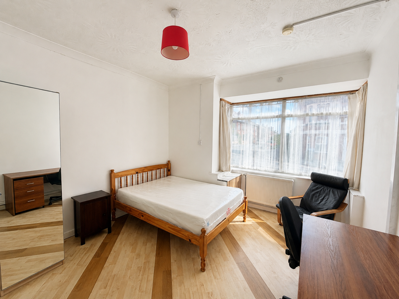Room Humber Avenue in Coventry