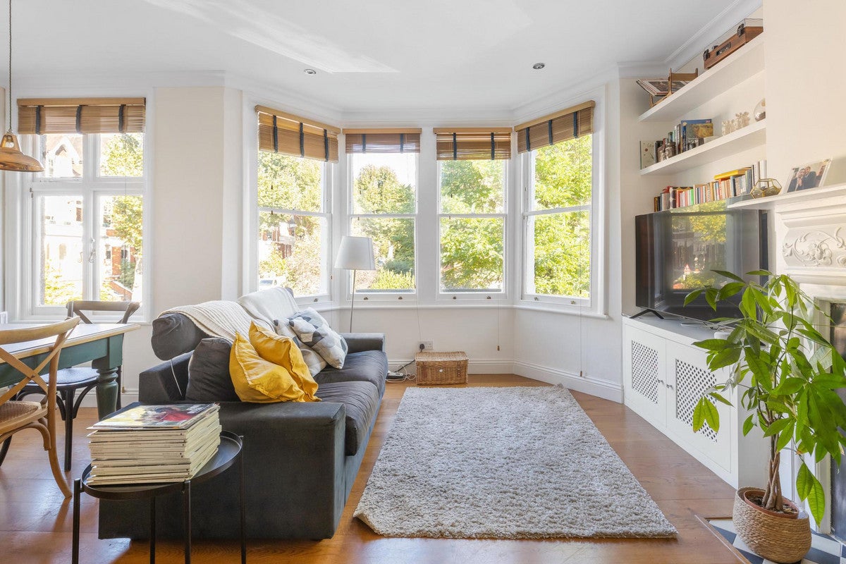 Flat St Helens Gardens in Greater London