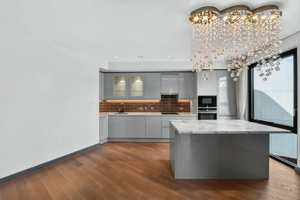 Flat Drapers Yard in Greater London