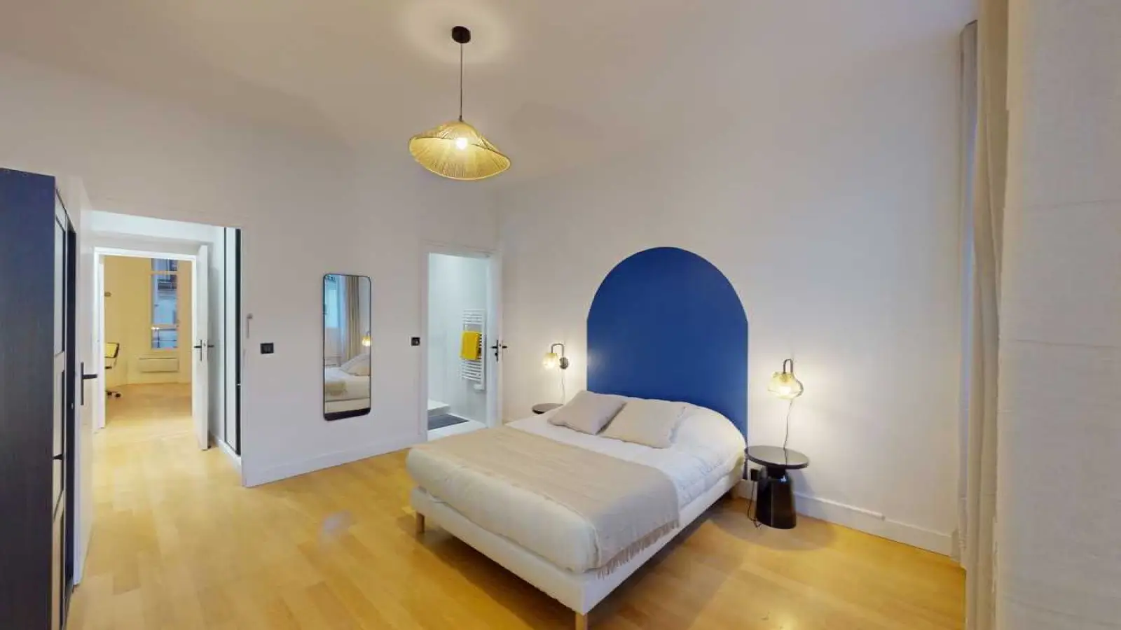 Room Rue Étienne Marcel in Paris