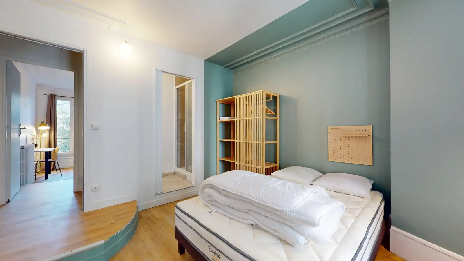Chambre Rue de Crimée à Paris