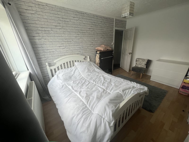 Room Gavestone Road in Greater London