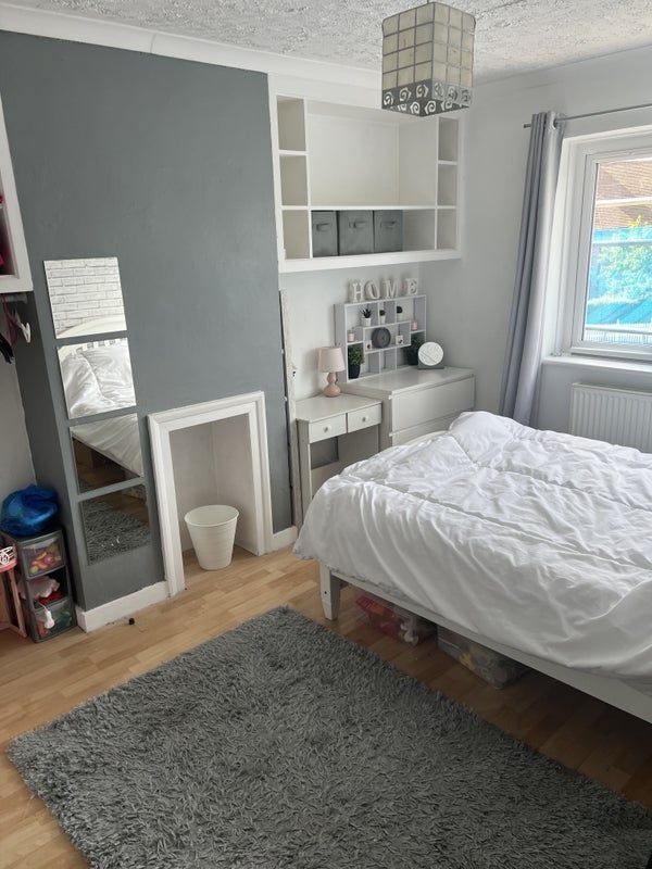Room Gavestone Road in Greater London