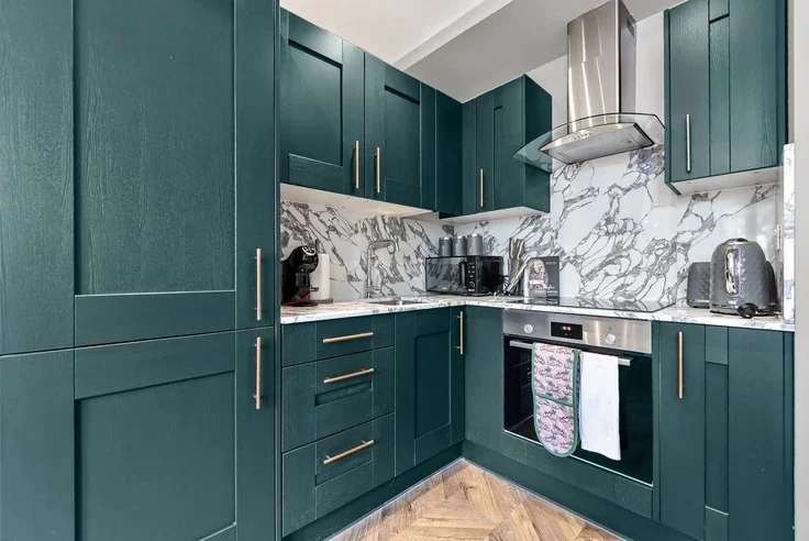 Flat Kimberley Gardens in Greater London
