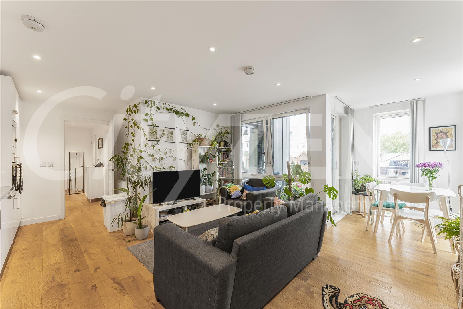 Flat Copenhagen Place in Greater London