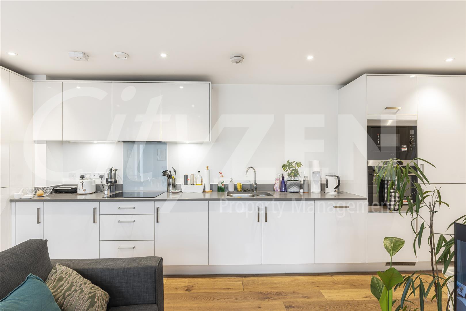 Flat Copenhagen Place in Greater London