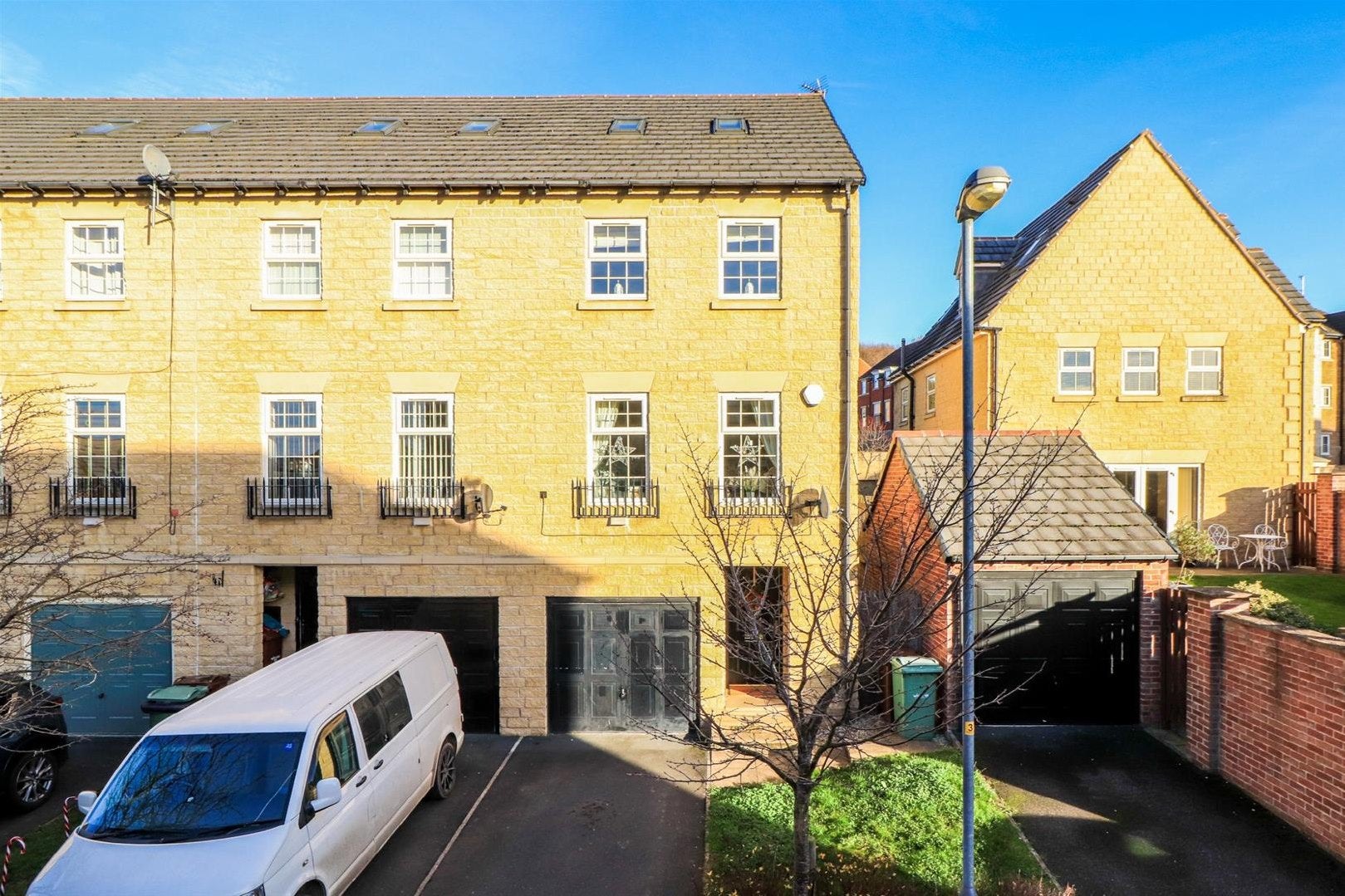 House Hepworth Close in Wakefield