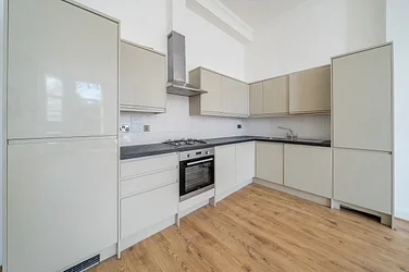 Flat Cavendish Road in Greater London