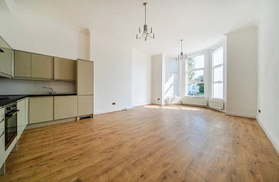 Flat Cavendish Road in Greater London