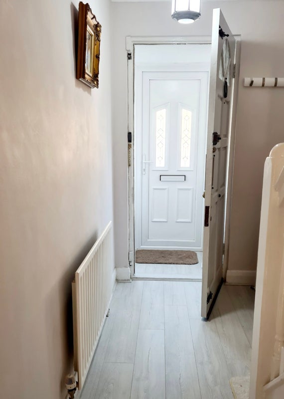 Room Rowan Crescent in Greater London