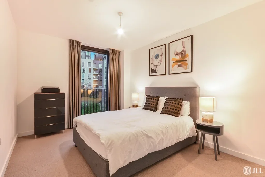 Flat Forrester Way in Greater London