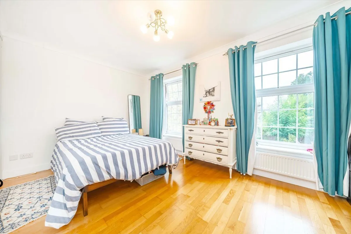 House Westmoreland Place in Greater London