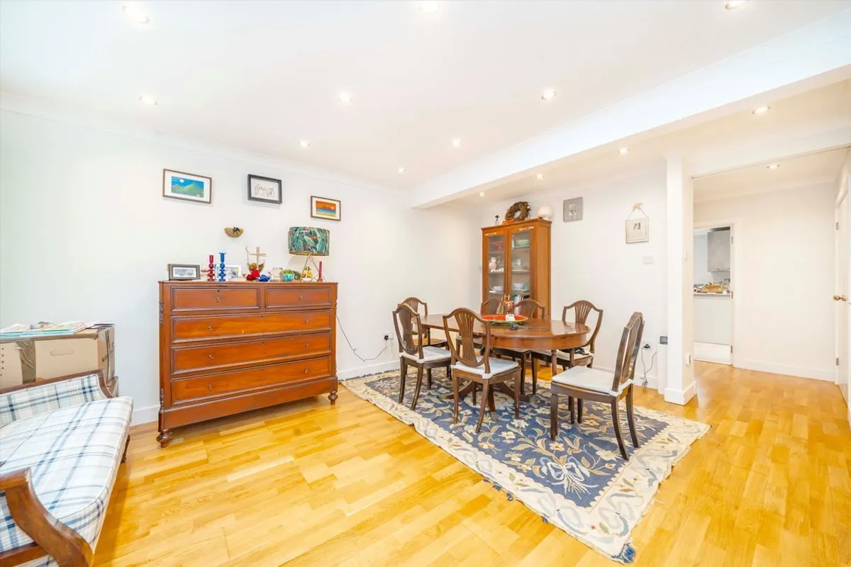 House Westmoreland Place in Greater London