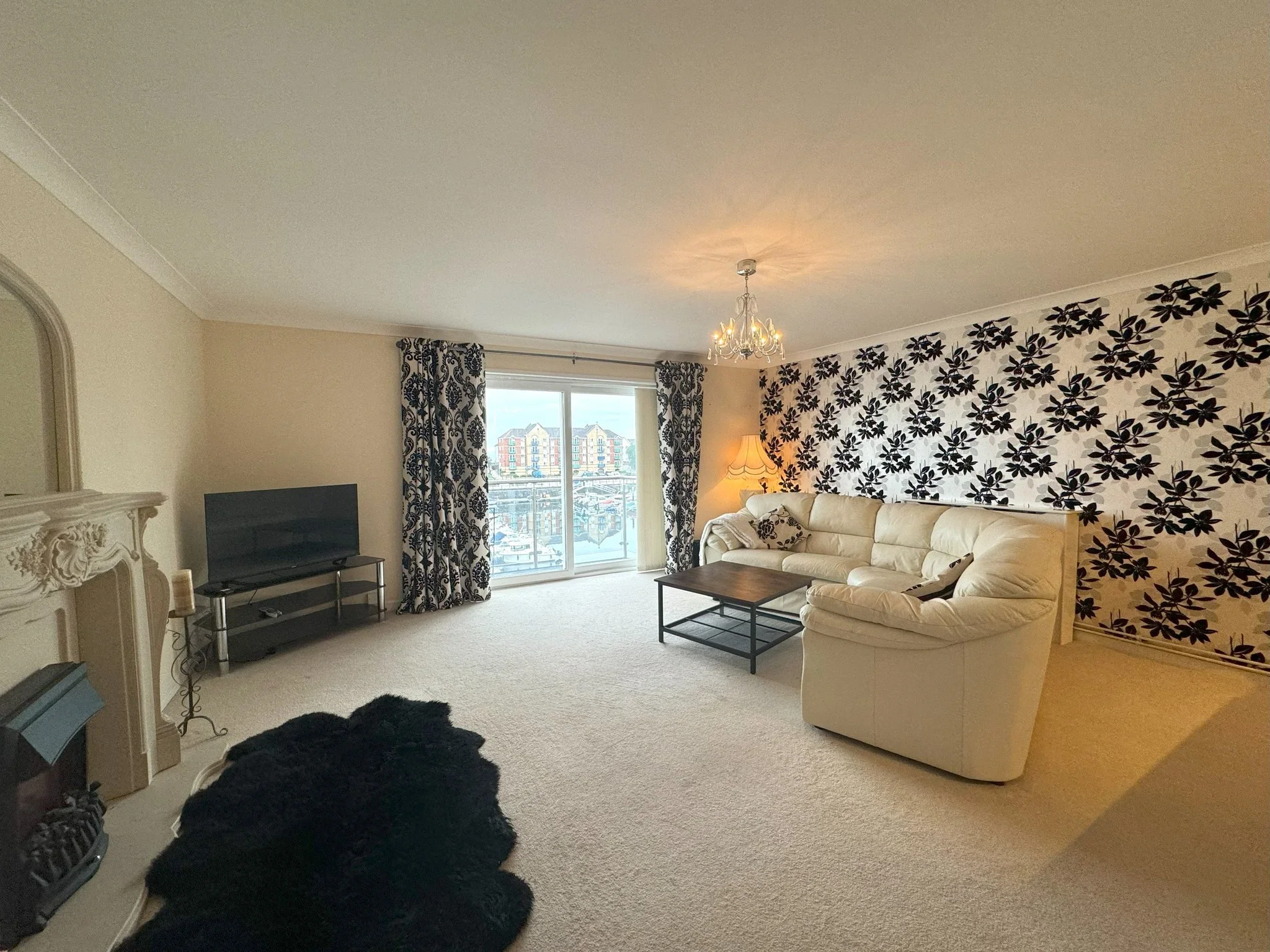 Flat Victoria Quay in Swansea