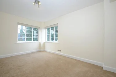 Flat Whitehall Park in Greater London