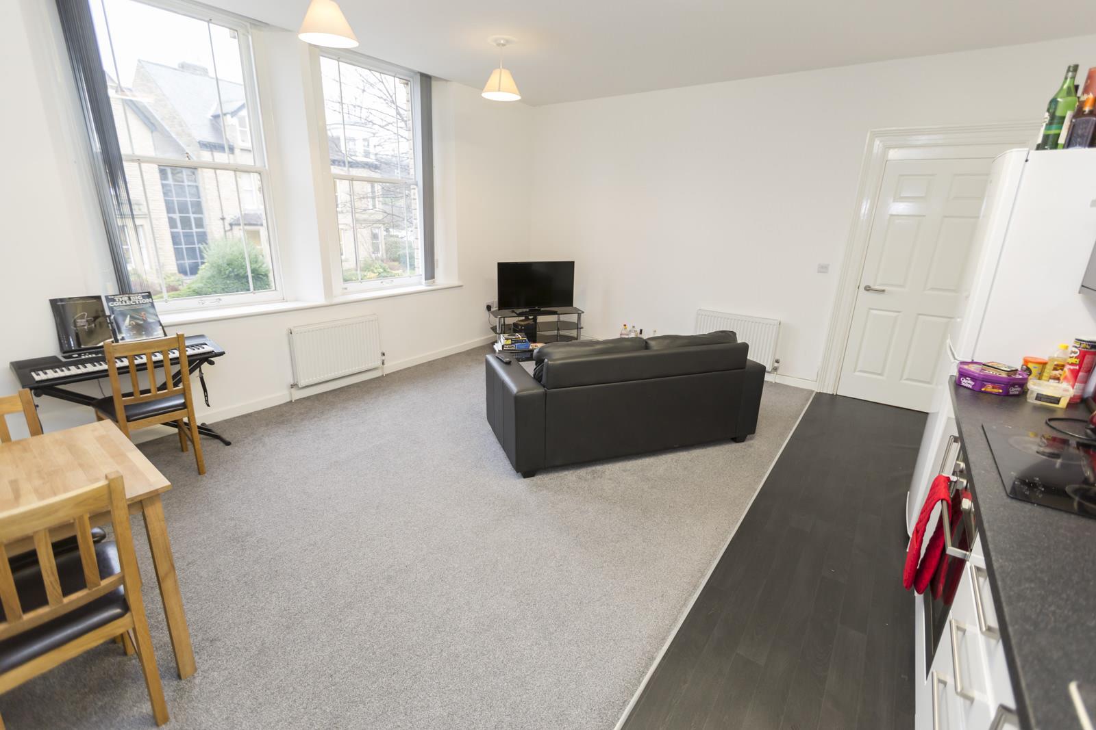 Flat Clarkehouse Road in Sheffield