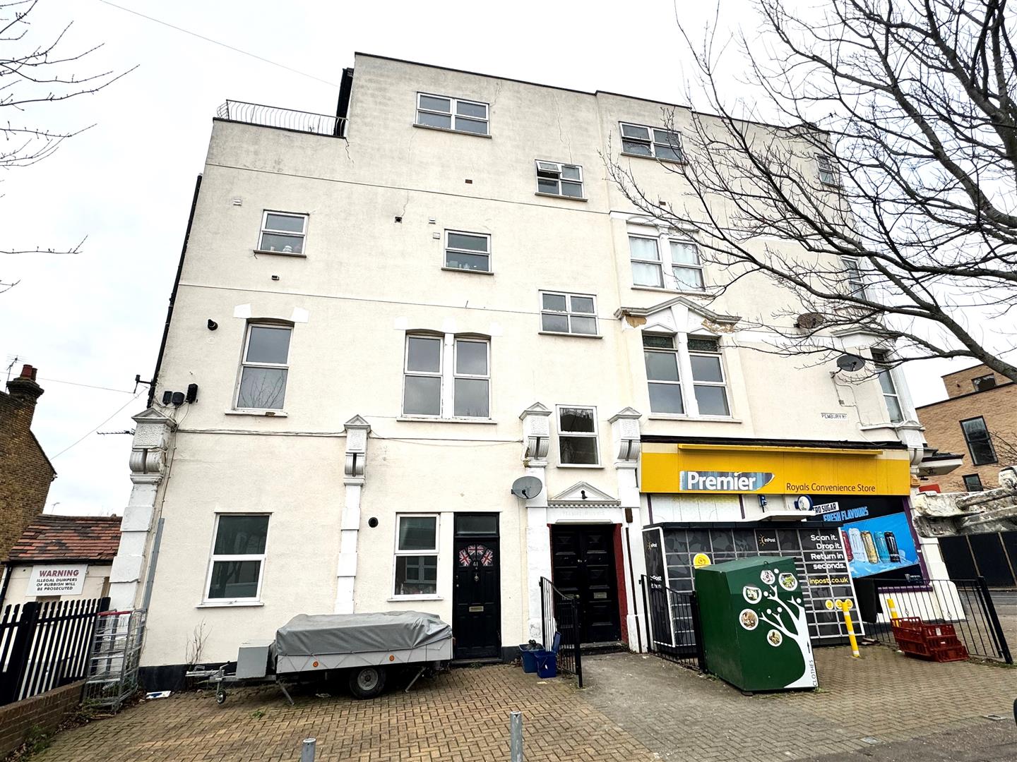Flat Pembury Road in Southend-on-Sea