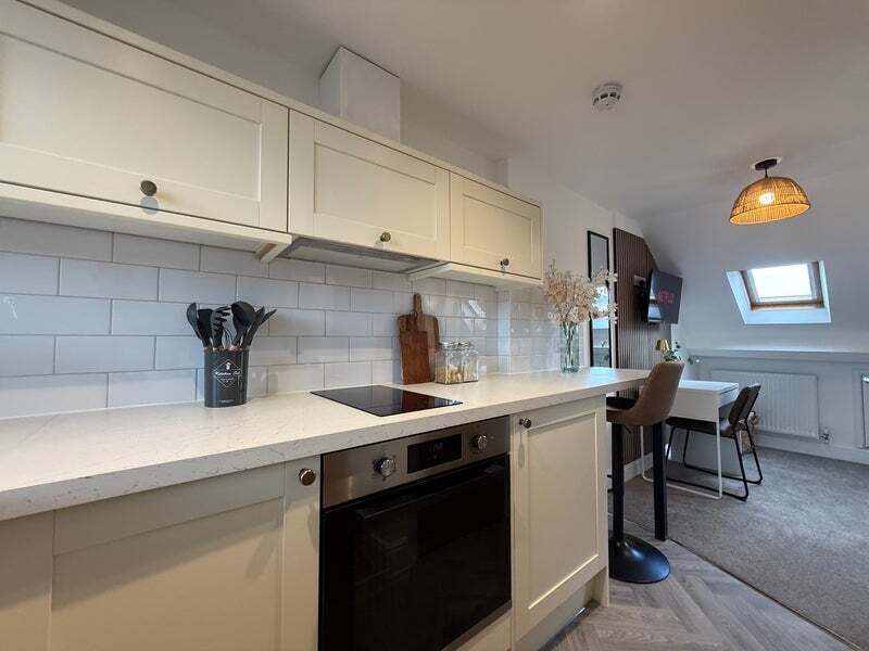 Room Lodge Road in Rugby
