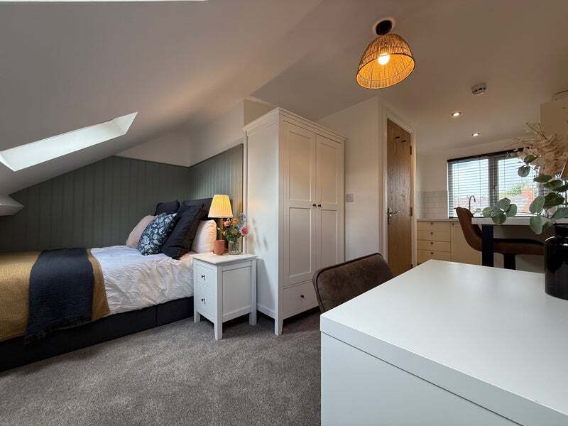 Room Lodge Road in Rugby