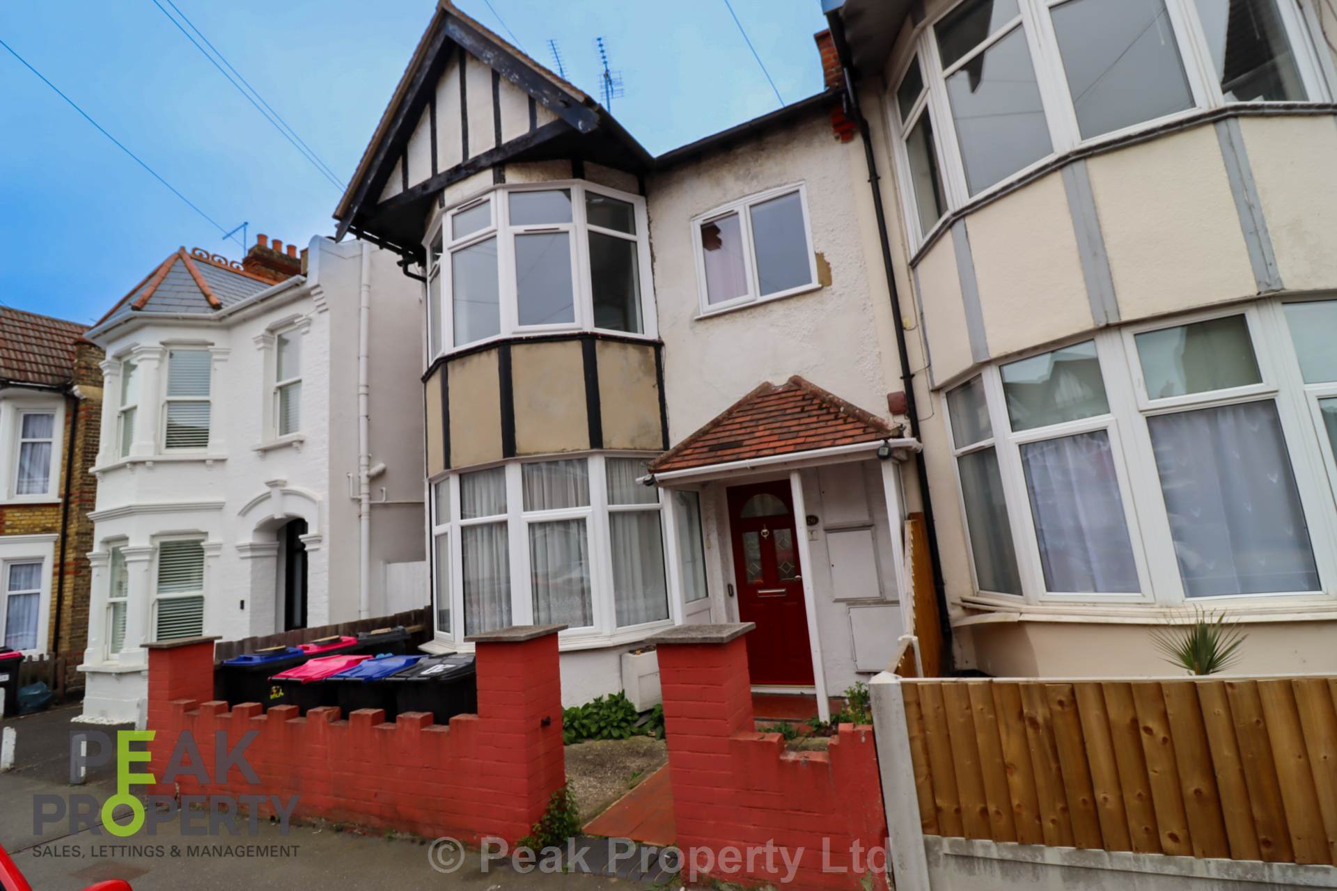 Flat Southview Drive in Southend-on-Sea