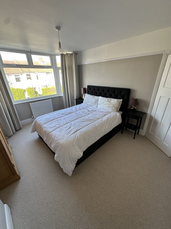 Room Shetland Road in Bristol