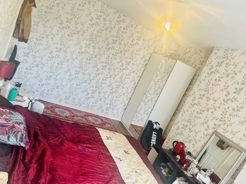 Room Stanley Close in Manchester
