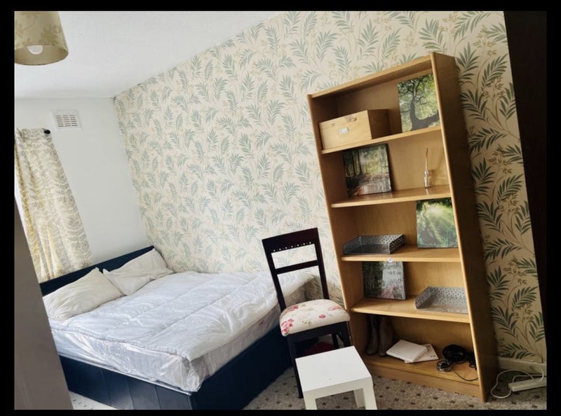 Room Stanley Close in Manchester
