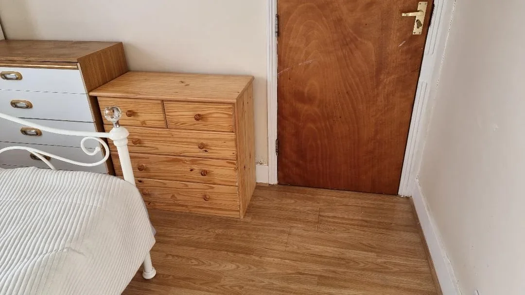 Flat Cobden Road in Greater London