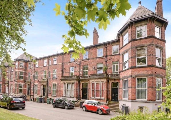 Flat Woodland Lane in Leeds