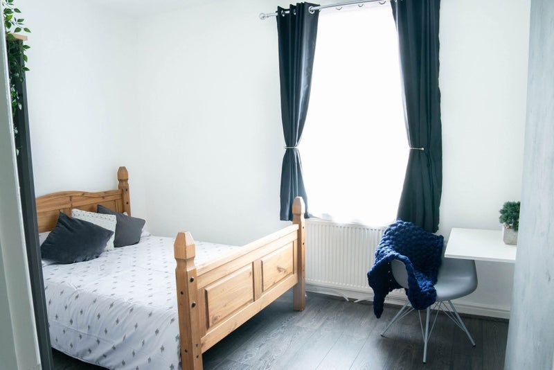 Room Hughes Street in Burnley