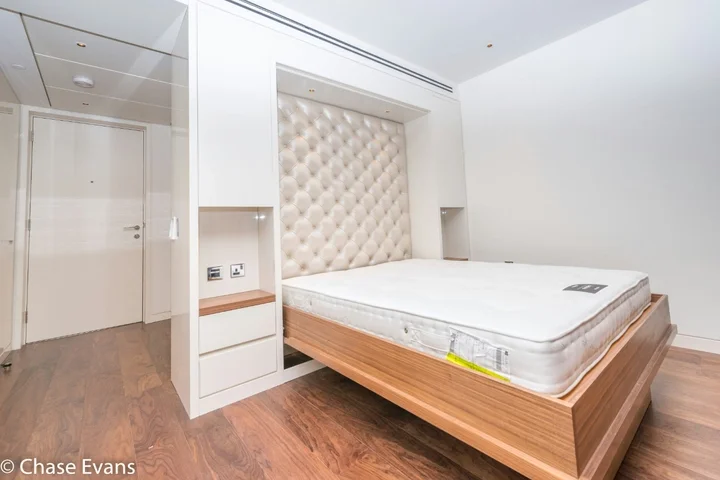 Room Moor Lane in City of London