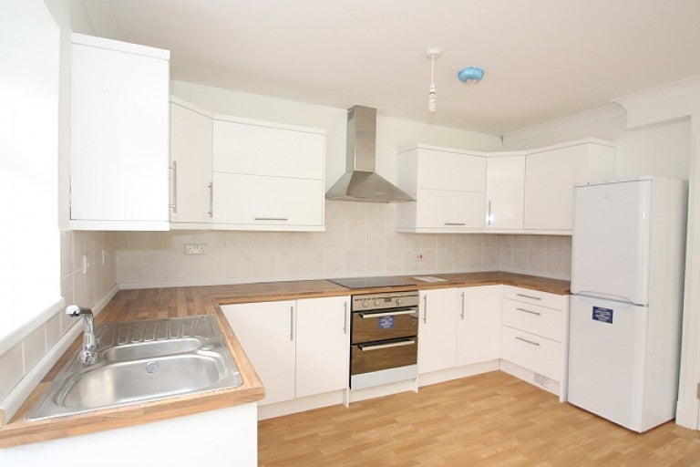 Flat Wych Hill Lane in Woking