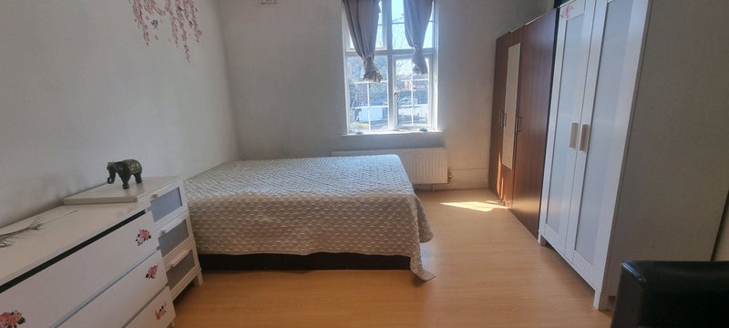 Room Oakleigh Road North in Greater London